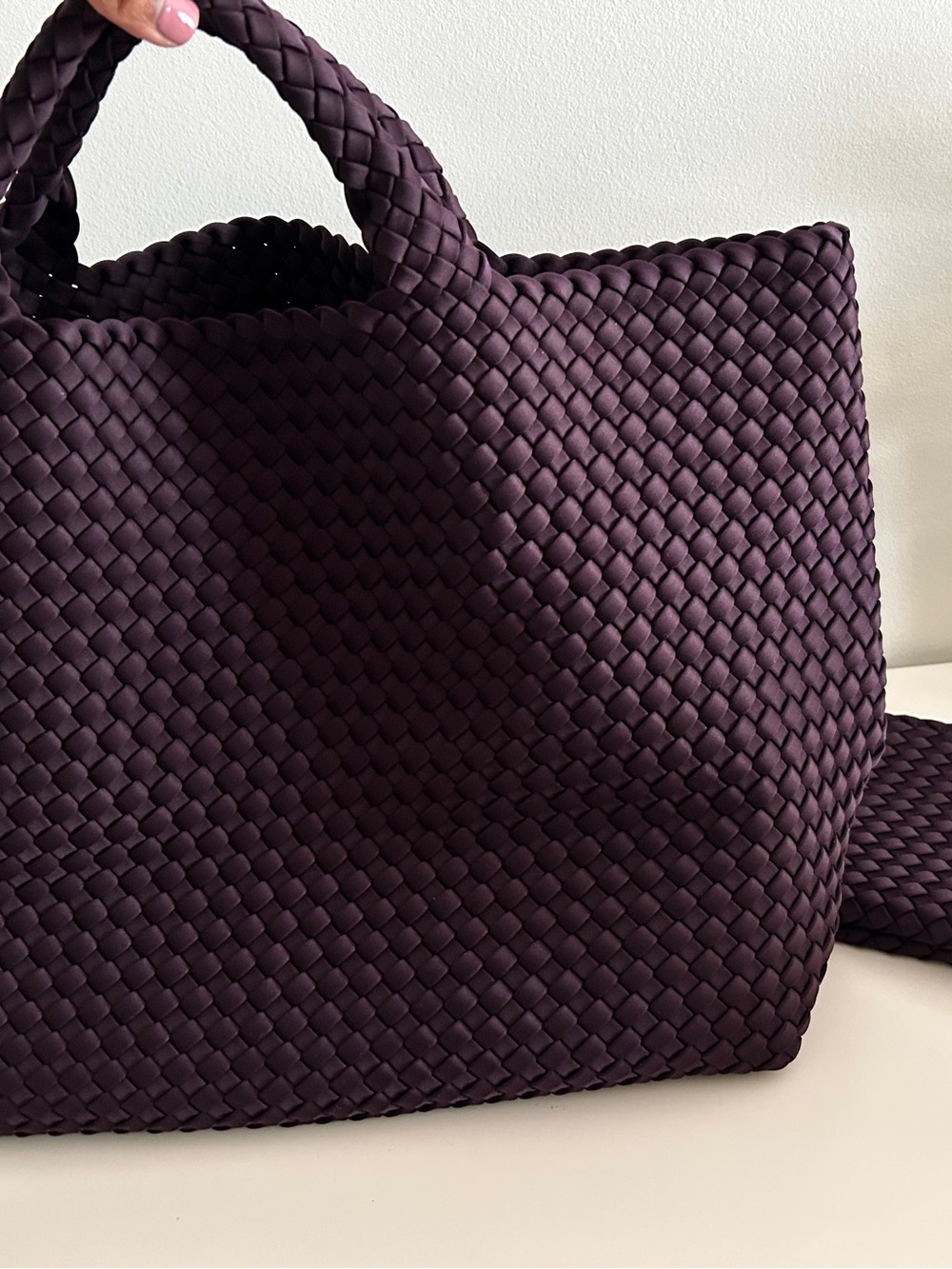 Naghedi St. Barth’s Large tote with small pouch in Aubergine - Picture 6 of 10